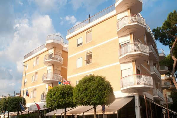 Residence Riva Gaia Террачина Екстер'єр фото